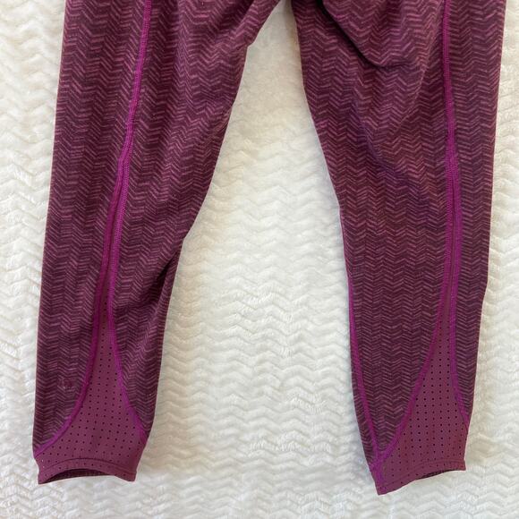 Lululemon Pink Purple Chevron Perforated Transcend Workout Leggings Size 6 - Picture 4 of 13